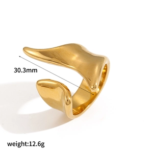 Detail of 18k gold plated stainless steel hammered ring showing 30.3mm height and 12.6g weight