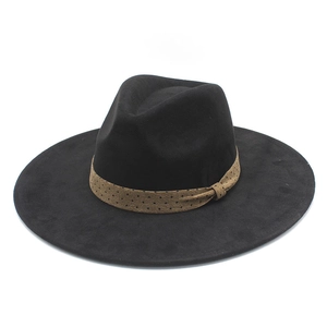 Chapeau fedora noir à large bord en suédine avec ruban à pois marron et détail de nœud chic