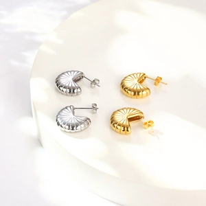 Polished C-shape geometric shell textured earrings in gold and silver finish