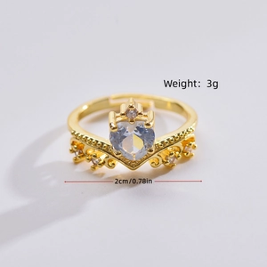 Gold-plated Saturn heart crown ring with pink zircon and 2cm diameter measurement