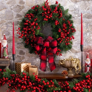 Ghirlanda Di Natale Aghi Di Pino Artificiali Bacche Rosse Fiocco A Quadretti Luci LED Decorazione Porta Parete