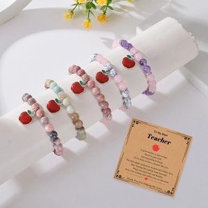 Cinq bracelets en pierre naturelle pour enseignants avec pendentifs pomme rouge et carte cadeau