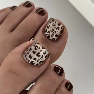 Glossy Toe Press On Nails Leopard Print And Dark Brown Color Short Square Fake Toenails For Women Nail Art Decoration