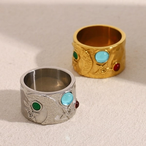 Bagues vintage en acier plaqué or 18 carats avec relief céleste et pierres colorées