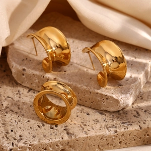 Parure de bijoux en acier inoxydable plaqué or 18 carats avec bague et boucles