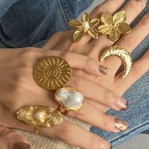 Vintage Stainless Steel Gold Plated Statement Ring With Faux Artificial Pearl Flower Moon Designs Retro Adjustable Open Jewelry