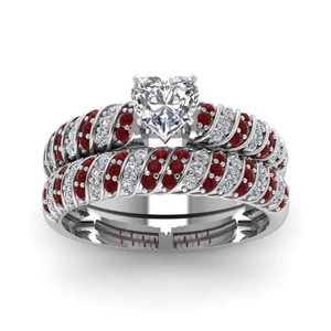 Ensemble bague de fiançailles cœur torsadé avec oxydes de zirconium et gemmes rouges