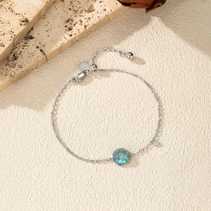 Élégant bracelet en argent sterling S925 avec pierre bleue claire et éclats de zircon
