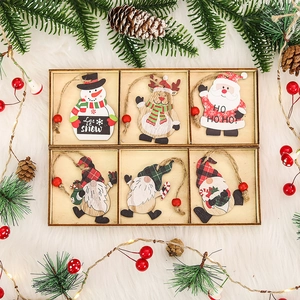 Addobbi Natalizi da Appendere in Legno Dipinto Babbo Natale Pupazzo di Neve Renna Gnomo Ciondoli in Legno Con Perline Rosse Corda di Canapa per Decorazione Albero Festa Casa Regalo