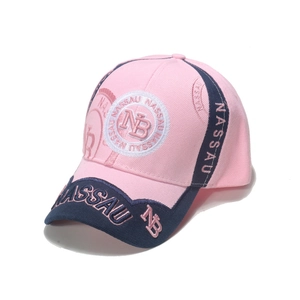 Casquette de baseball rose et bleu marine brodée Nassau et NB sur fond blanc uni