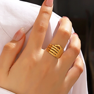 Polished gold-plated stainless steel palm-shaped open ring for women in hip-hop style