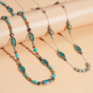 Vintage-Halskette mit türkisfarbenen Ovalperlen und grauen Perlen, Boho-Stil Schmuck