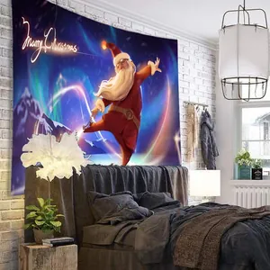 Slaapkamer wanddecoratie met een groot kersttapijt van de Kerstman en het noorderlicht