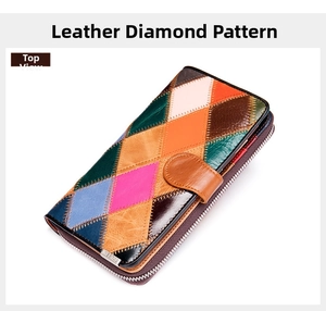 Vue de dessus d'un grand portefeuille en cuir huilé avec design patchwork en losange