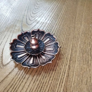 Set porta incenso a forma di loto in bronzo con petali a strati e supporto a zucca