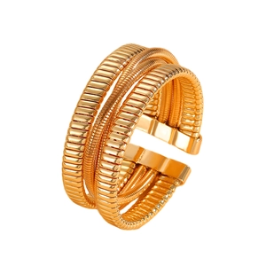 Chic layered gold tubogas ring with elegant ribbed texture and flexible open wrap design