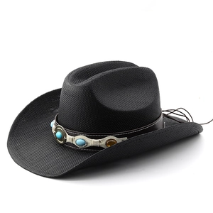 Schwarzer Cowboyhut aus Geflecht mit Türkis-Verzierungen in der Seitenansicht