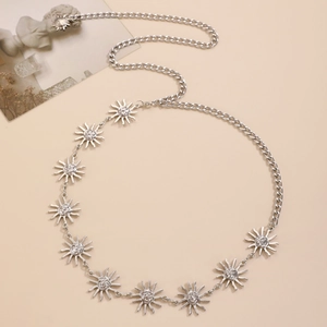 Silberner Metallkettengürtel mit Sonnenblumen-Smile-Charms für Damen-Modekleider