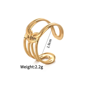 Detail shot of golden multi-layer knot ring with 1.2cm width and 2.2g weight specs