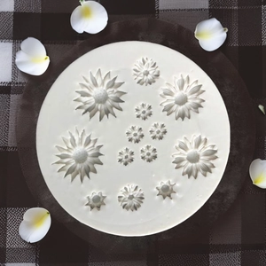 Daisy and sunflower silicone fondant mold for baking cakes and handmade soap DIY