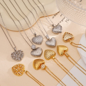 Fashion Simple Copper Heart Pendant Necklace For Women Gold Silver Plated Rhinestone Inlaid Collarbone Chain Jewelry Gift