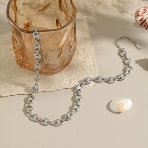 Minimalistische Gliederkette aus Edelstahl mit ovalen Kettengliedern in Silberoptik