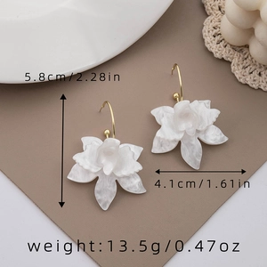 Detailed size parameters for white orchid flower earrings with golden hooks