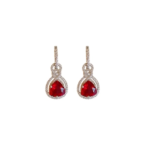 Eleganti orecchini a goccia in argento con zircone bianco e grande pietra a goccia rossa