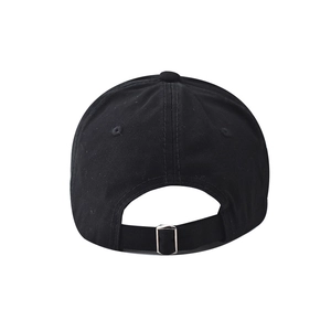 Detail of the adjustable metal buckle and stitching on the black cotton baseball cap