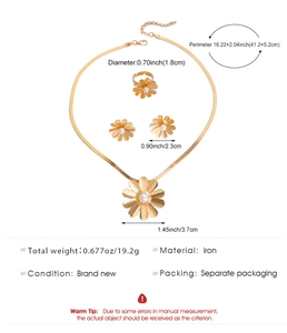 Detailed size specifications for the gold daisy floral necklace, ring, and earring set