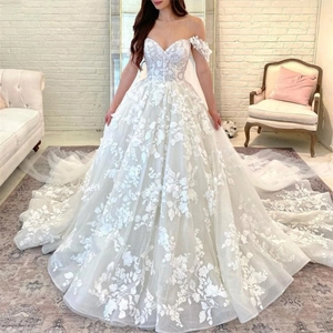 Elegant Off-The-Shoulder Wedding Dress Lace Applique Long Sleeves Tulle Ball Gown Sweep Train Bride Apparel