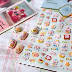 Niedliche rosa 3D-Cartoon-Schwein-Nagelaufkleber mit süßen Donut- und Sternmustern auf Stoff