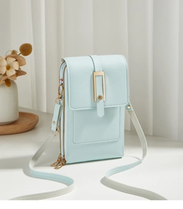 Borsa a tracolla per cellulare in pelle PU azzurra con fibbia dorata e cinturino
