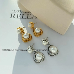 Minimalist stainless steel pearl drop earrings in gold and silver with artistic wire wrap