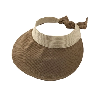Visière pare-soleil pour femme avec bordure gaufrée et nœud décoratif élégant