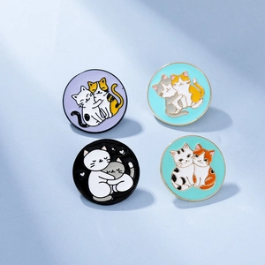 Cute Cartoon Cat Enamel Brooches Pins Creative Alloy Round Animal Cuddle Pattern For Bags Clothes Decoration Jewelry