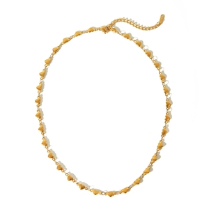 Detailed view of gold 18K plated heart-shaped link necklace with adjustable chain