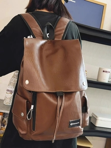 Zaino da uomo in pelle PU marrone con patta a coulisse e tasche laterali per viaggio