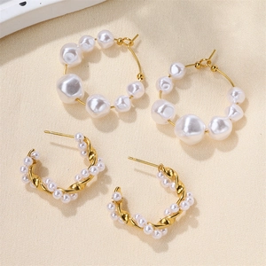 Stainless Steel Freshwater Pearl Hoop Earrings For Women Golden Twisted Round Geometrical French Light Luxury Elegant Jewelry Gift
