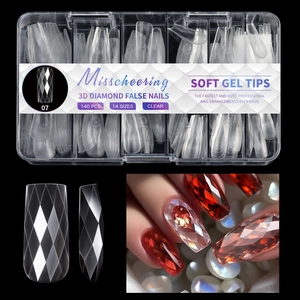 Μακροσκοπική λήψη διάφανων 3D diamond gel tips νυχιών σε 14 μεγέθη με κουτί αποθήκευσης