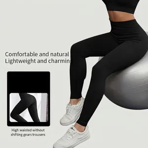 Legging de yoga noir côtelé à taille haute avec une coupe sans couture et respirante