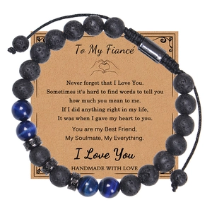 Detailansicht von 8mm Blauem Tigerauge und Lavastein Armband mit verstellbarer Kordel