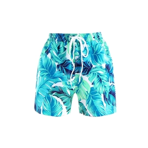 Jungen Badeshorts mit tropischem Blattmuster, Gummibund und weißem Kordelzug
