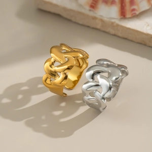 Minimalist geometric hollow chain rings in gold and silver stainless steel set