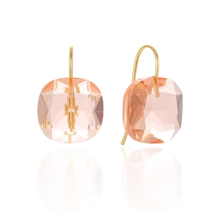 Dettaglio orecchini in argento S925 con cristallo champagne di lusso e riflesso a specchio