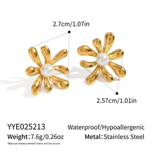 Detailed dimensions of the vintage gold flower pearl stud earrings in stainless steel