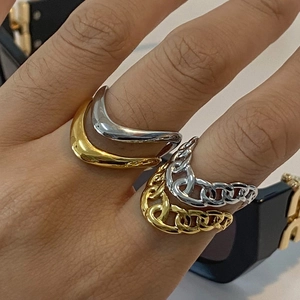 Minimalist stainless steel chain link adjustable rings in polished gold and silver finish