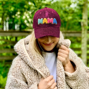 Burgunderfarbene Pailletten-Baseballkappe mit buntem MAMA-Patch für Damen als Sonnenschutz
