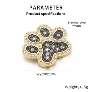 Détail du pendentif patte de chat doré 23x20mm avec émail noir et zircons blancs