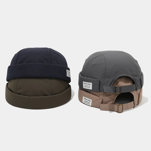 Bonnet rétro docker en quatre couleurs avec sangle réglable et patch latéral stylé